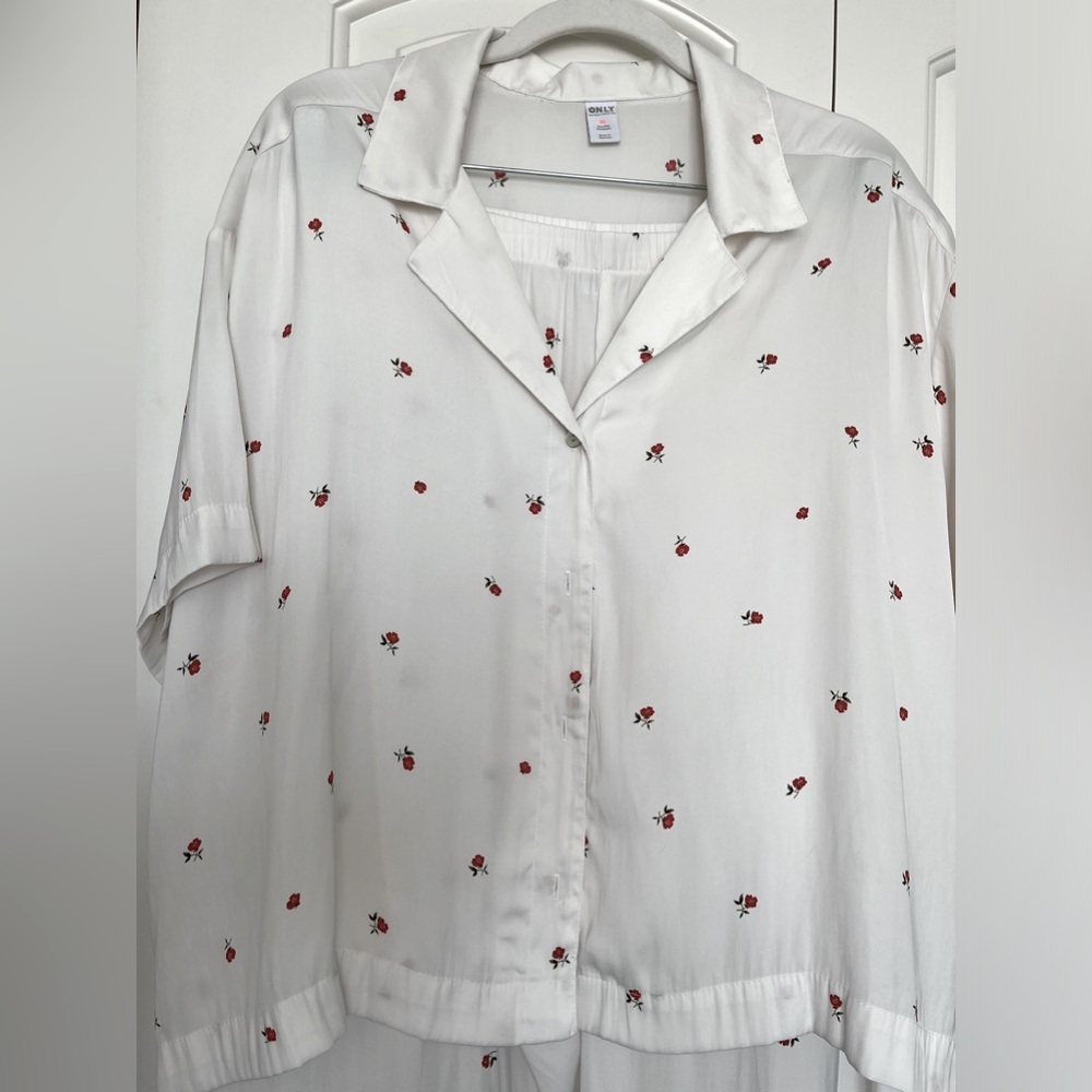 Old Navy Silky Pajama set